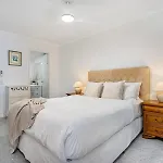 Poinsettia Beach Broadwater Retreat
