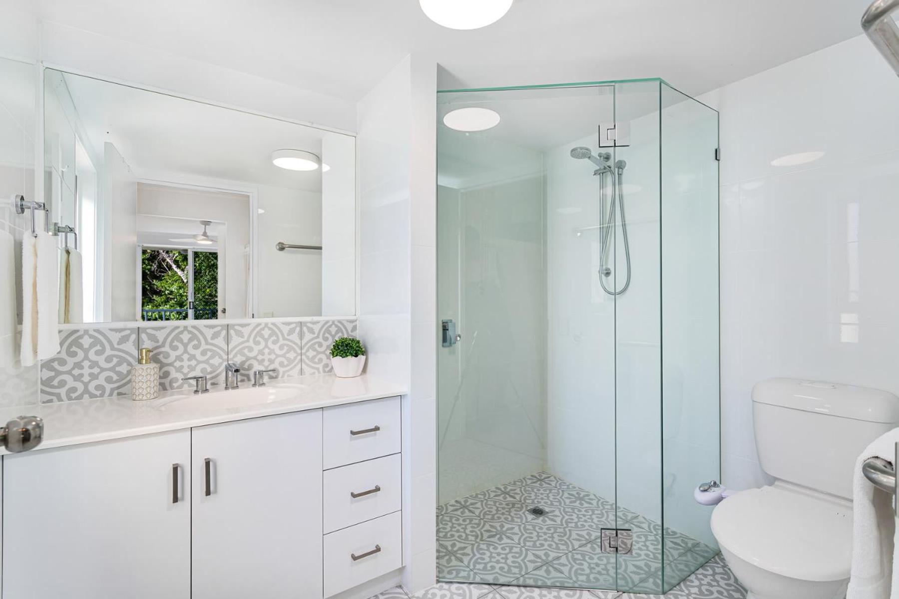 Poinsettia Beach Broadwater Retreat Apartment *