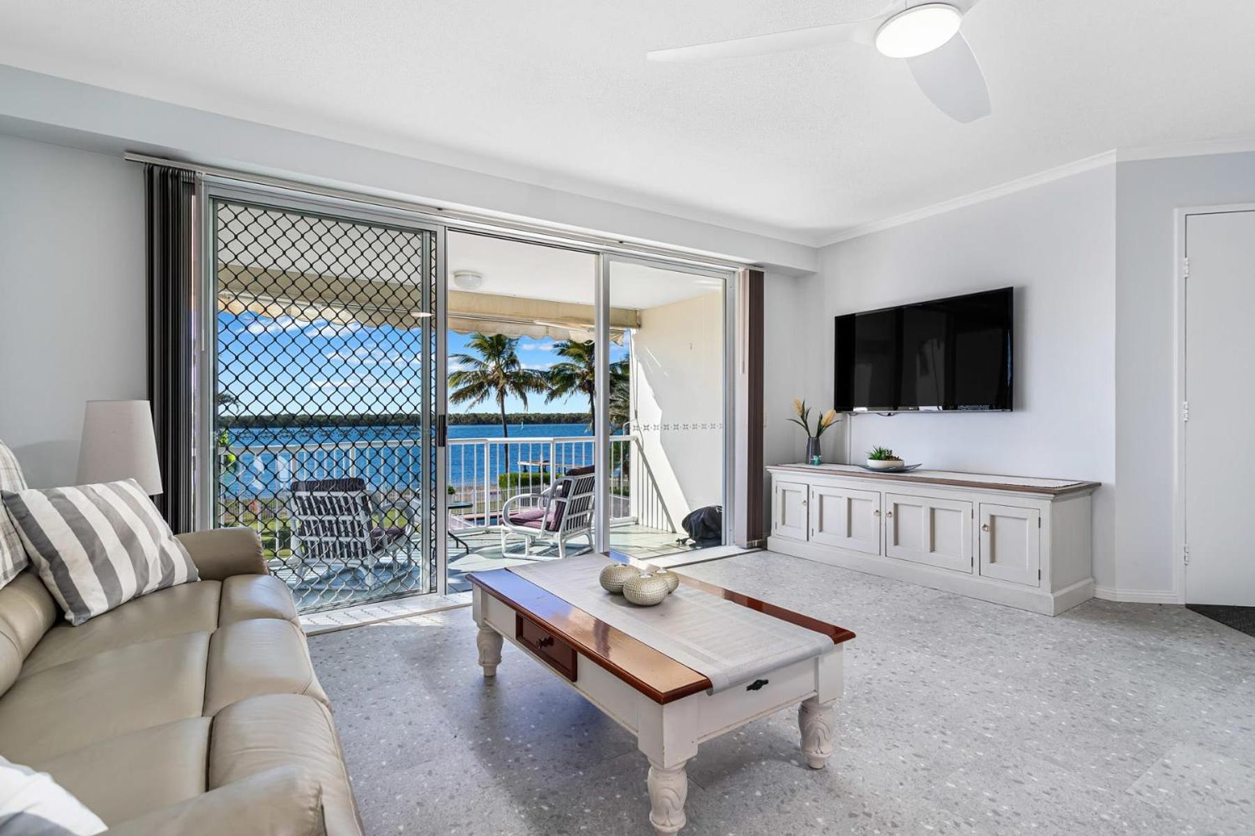 Apartment Poinsettia Beach Broadwater Retreat Gold Coast