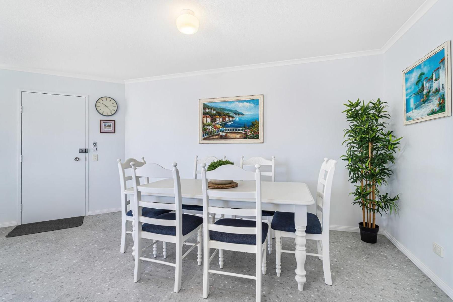 Poinsettia Beach Broadwater Retreat *