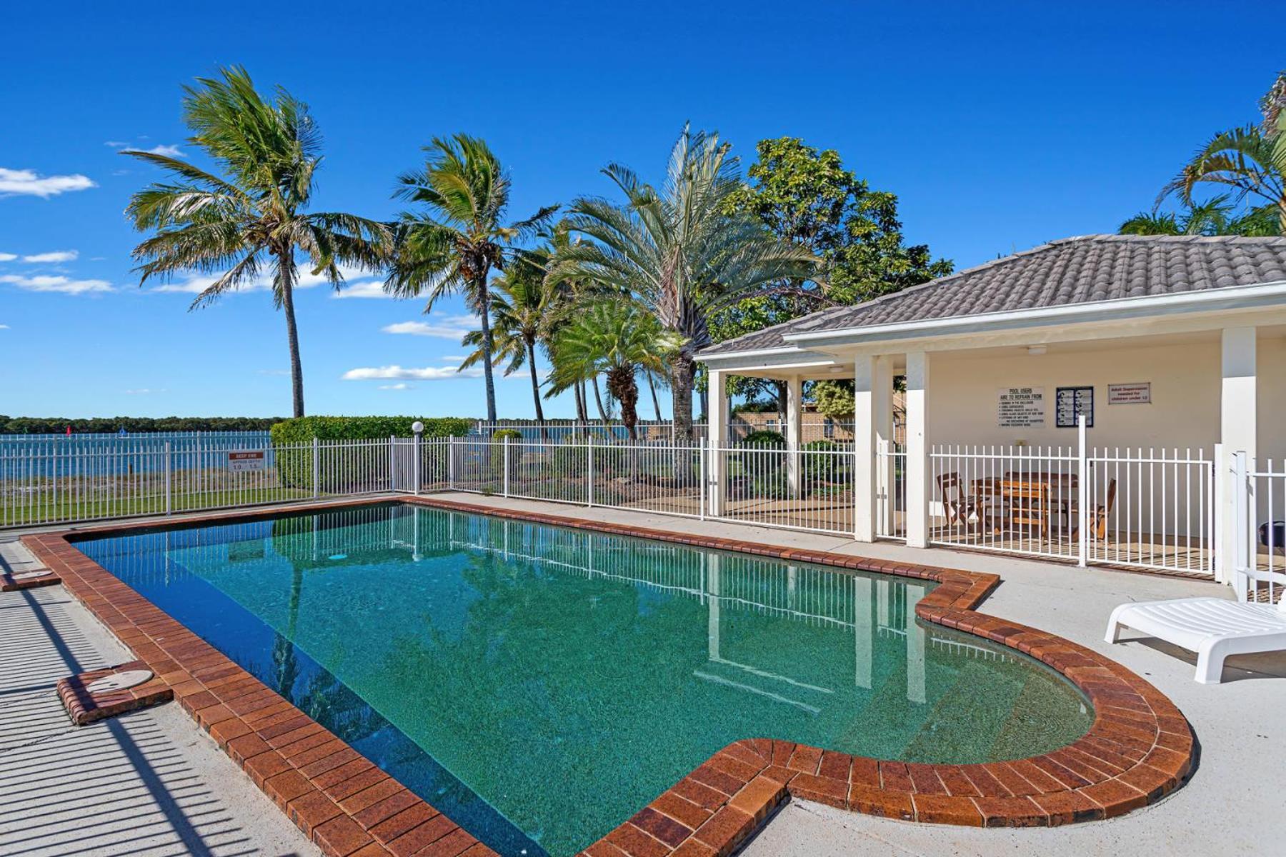Apartment Poinsettia Beach Broadwater Retreat